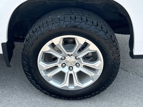 Used 2023 Chevrolet Silverado 1500 LTZ AWD/4WD image 17