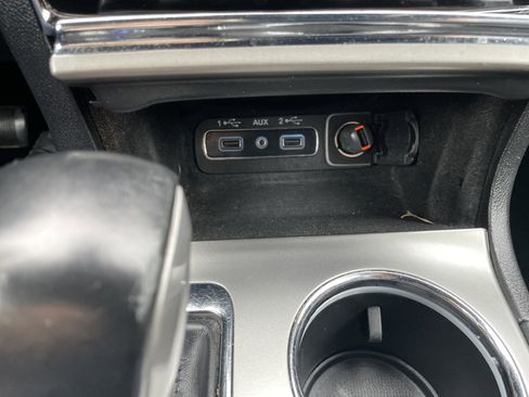 Used 2020 Jeep Grand Cherokee Limited image 50