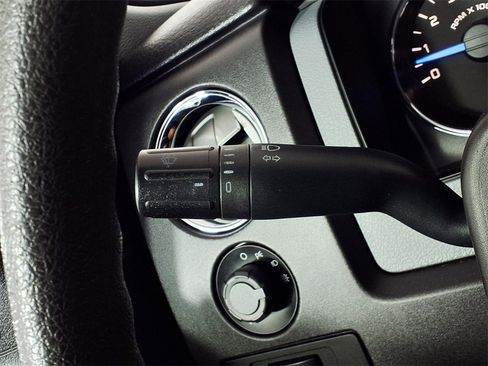 Used 2011 Ford F150 XLT image 17