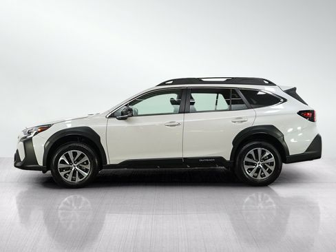 Used 2025 Subaru Outback Premium AWD/4WD image 2