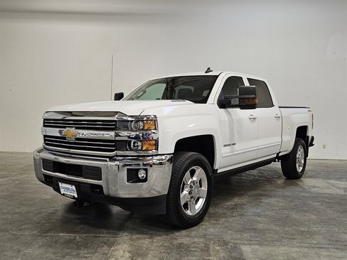 Used 2016 Chevrolet Silverado 2500 LT w/ LT Convenience Package image 4