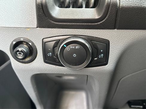 Used 2019 Ford Transit 250 148 Medium Roof RWD image 17