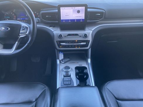 Used 2024 Ford Explorer XLT w/ Equipment Group 202A image 16