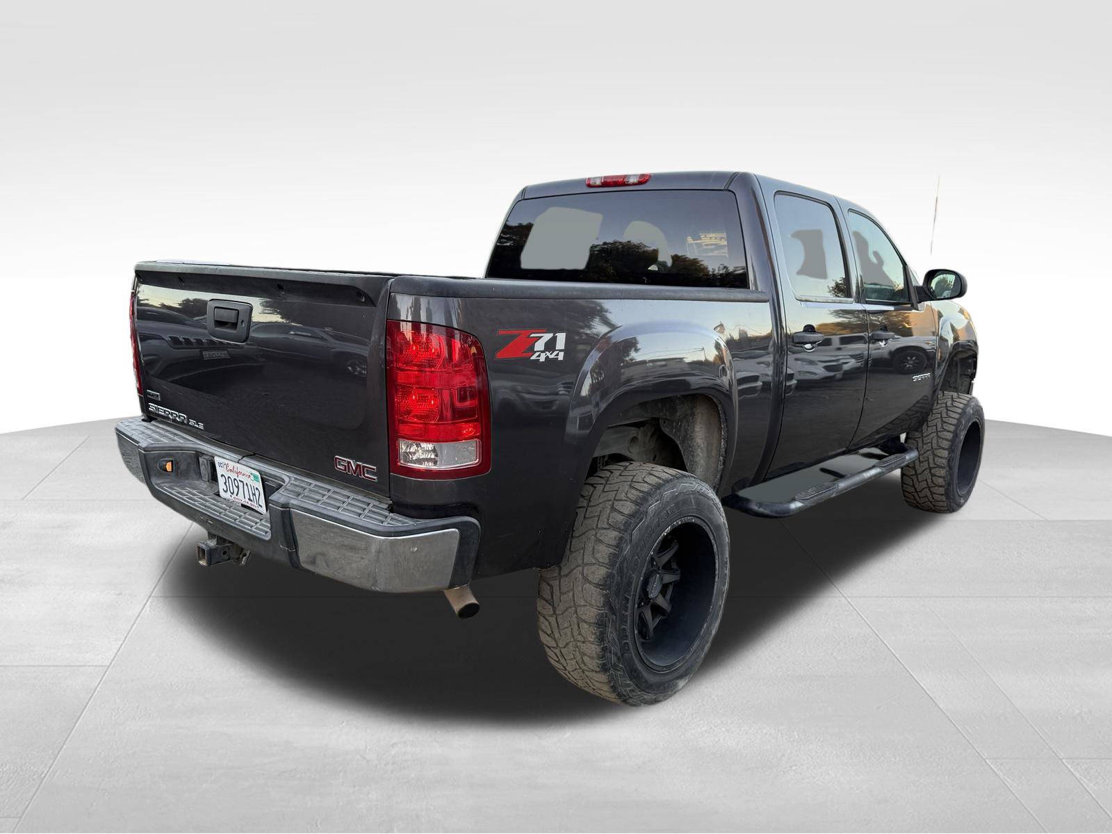 Used 2011 GMC Sierra 1500 SLE w/ Power Tech Package AWD/4WD image 3