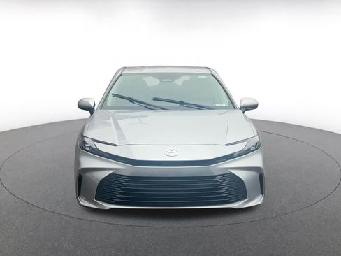 Used 2025 Toyota Camry LE image 4