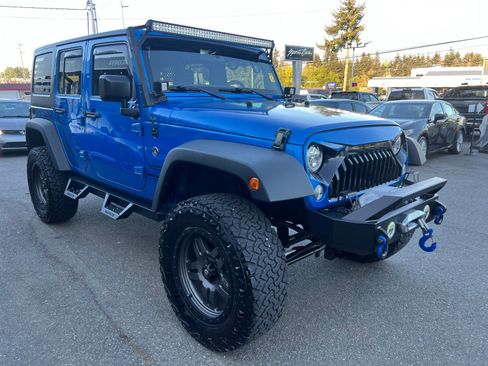 Used 2016 Jeep Wrangler Unlimited Sport w/ Connectivity Group AWD/4WD image 8