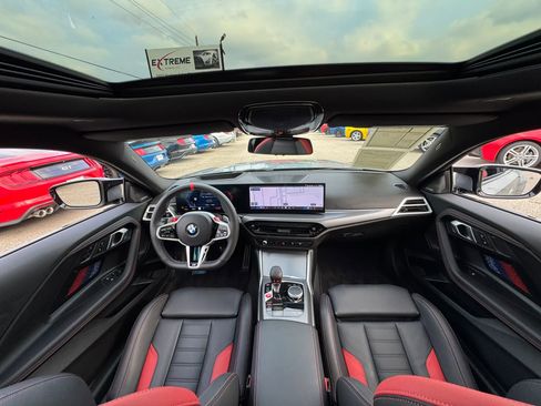 Used 2026 BMW M2 w/ Lighting Package RWD image 32