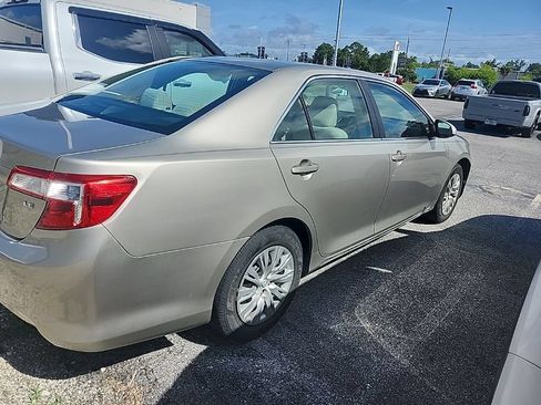Used 2014 Toyota Camry LE FWD image 4