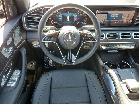 Used 2025 Mercedes-Benz GLE 350 4MATIC image 11