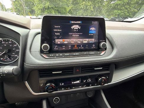 Used 2023 Nissan Rogue SV w/ SV Premium B Package FWD image 30