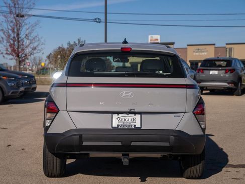 New 2026 Hyundai Kona SE image 6