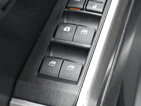 Certified 2022 Toyota Tacoma SR5 AWD/4WD image 13