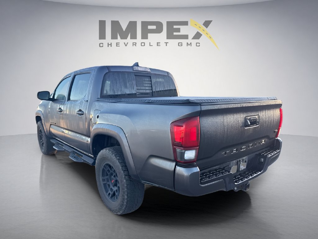 Used 2020 Toyota Tacoma SR5 RWD image 3