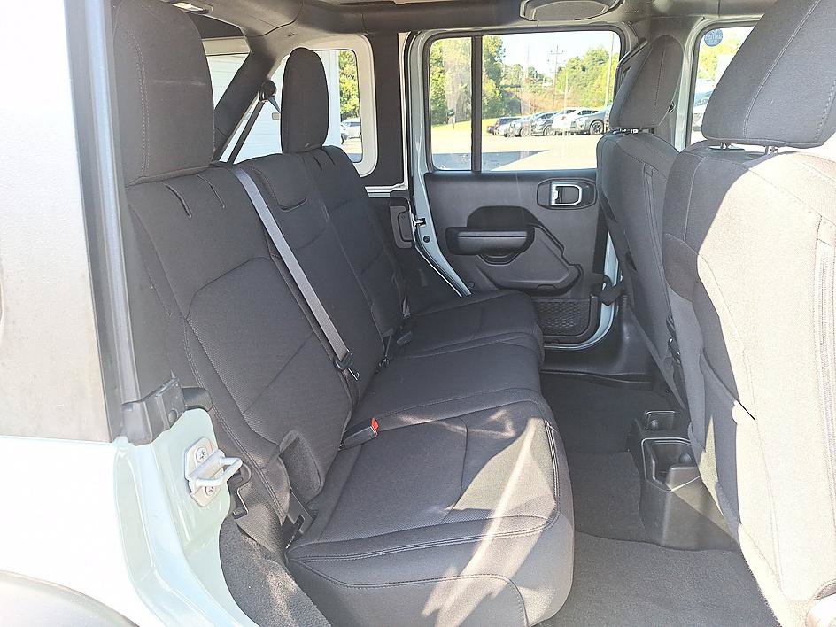 Used 2023 Jeep Wrangler Unlimited Sport AWD/4WD image 22