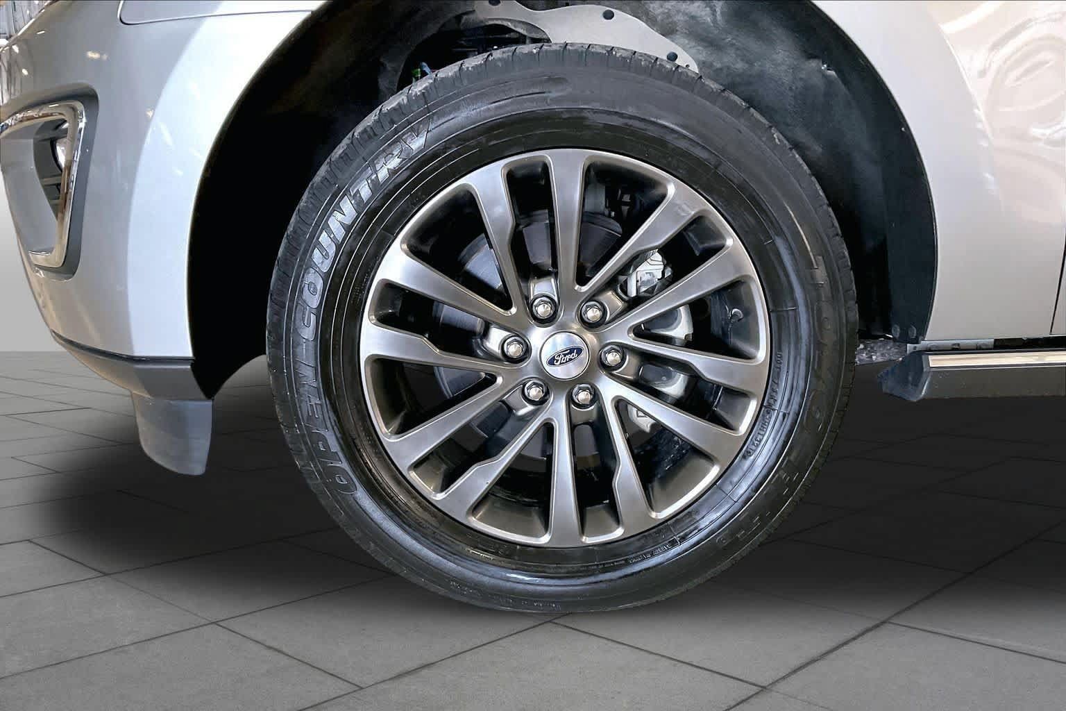 Used 2021 Ford Expedition Limited AWD/4WD image 10