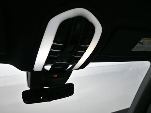 New 2026 Porsche Macan image 19