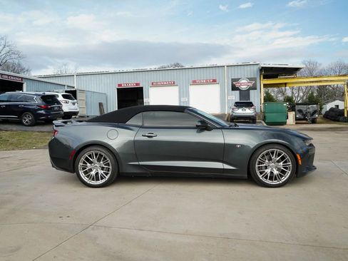 Used 2017 Chevrolet Camaro SS image 3