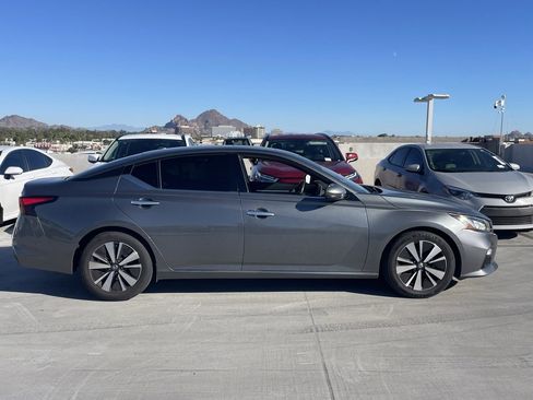 Used 2020 Nissan Altima 2.5 SL image 3