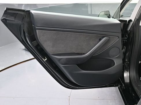 Used 2023 Tesla Model 3 Standard Range image 40