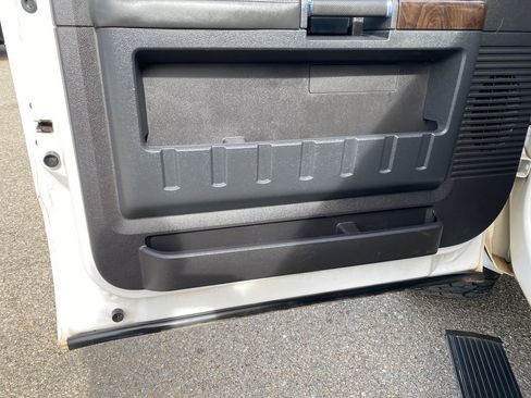 Used 2016 Ford F250 Platinum w/ FX4 Off-Road Package image 12