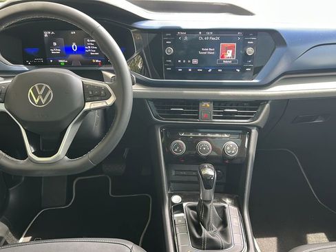 Used 2023 Volkswagen Taos SE AWD/4WD image 18