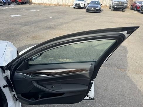 Used 2022 BMW 530i xDrive 530i xDrive w/ M Sport Package image 12