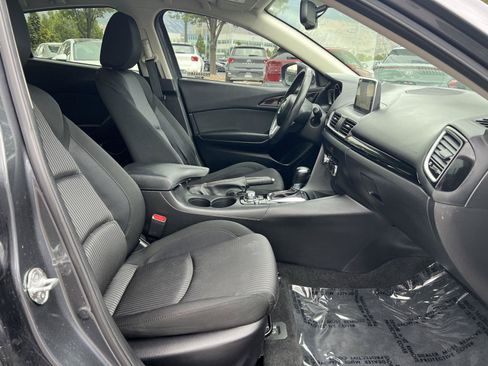 Used 2016 MAZDA MAZDA3 i Touring w/ Popular Equipment Package FWD image 17
