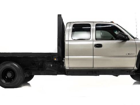 Used 2002 Chevrolet Silverado 3500 4X2 4dr Extended Cab image 5