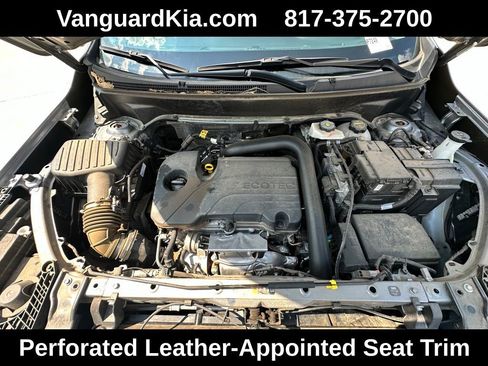 Used 2024 GMC Terrain SLT image 29