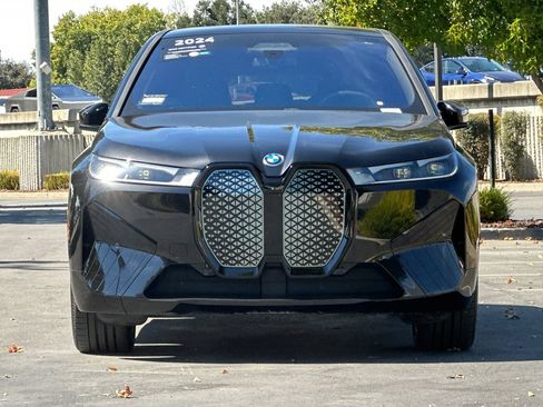 Used 2024 BMW iX xDrive50 w/ Sport Package AWD/4WD image 10