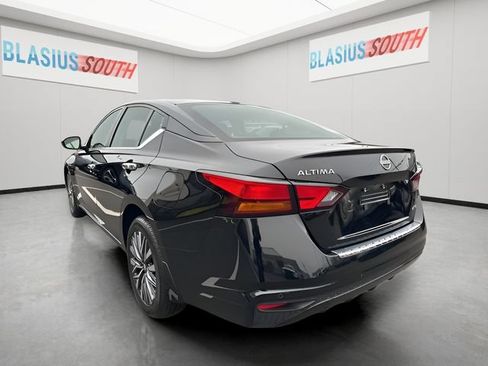 Used 2023 Nissan Altima 2.5 SV AWD/4WD image 5