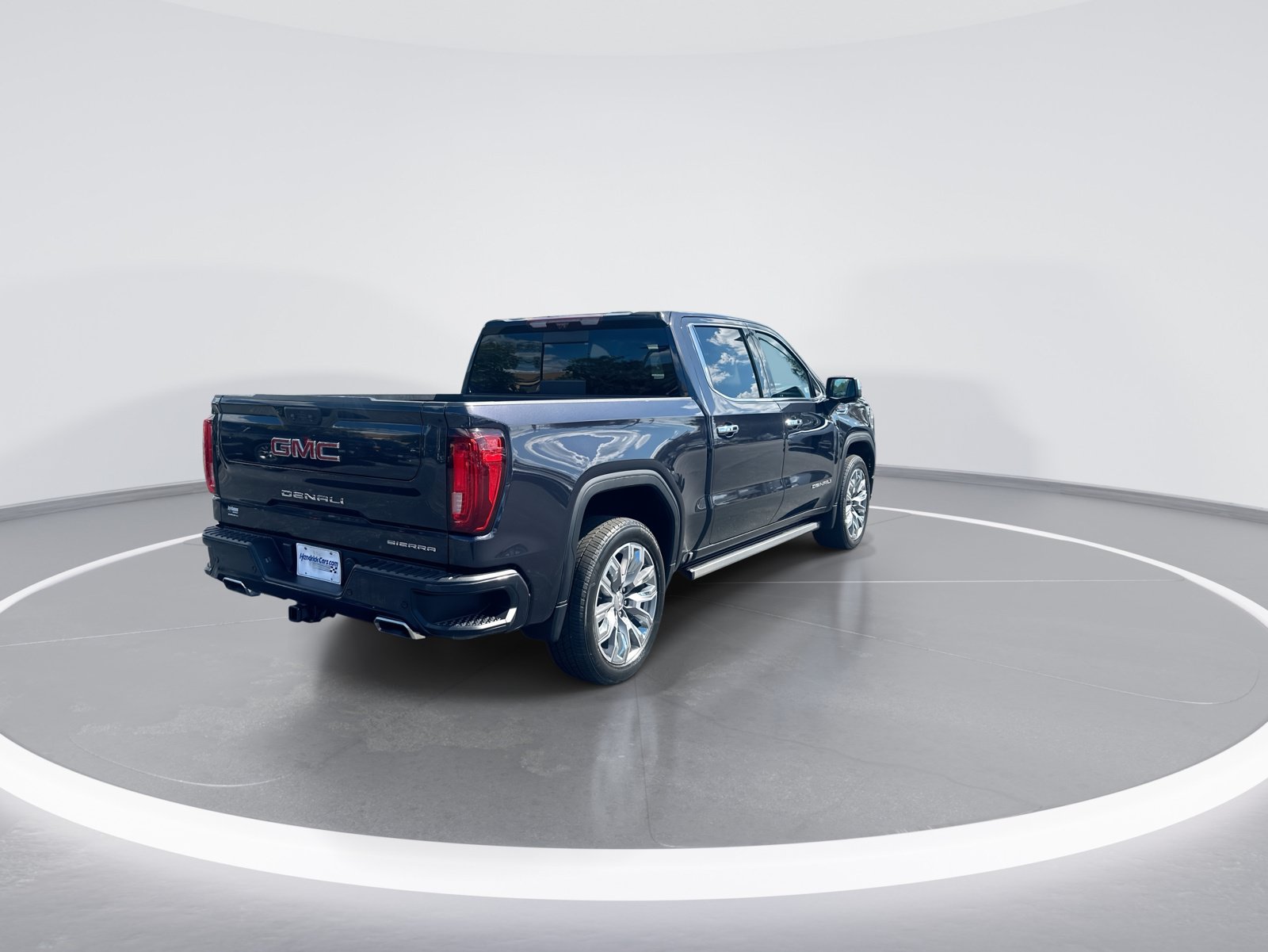 Used 2023 GMC Sierra 1500 Denali w/ Denali Reserve Package AWD/4WD image 9
