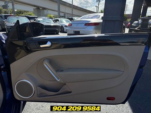 Used 2013 Volkswagen Beetle 2.0T FWD image 20