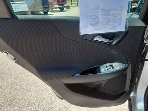 Used 2018 Chevrolet Malibu LT FWD image 16