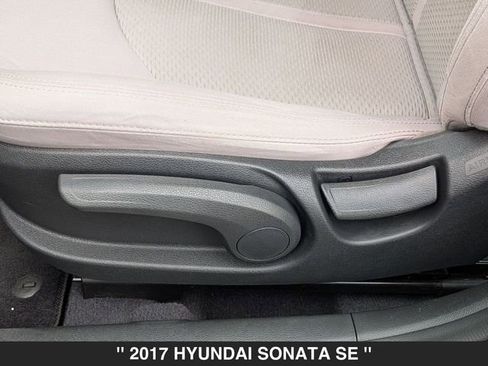 Used 2017 Hyundai Sonata SE image 16
