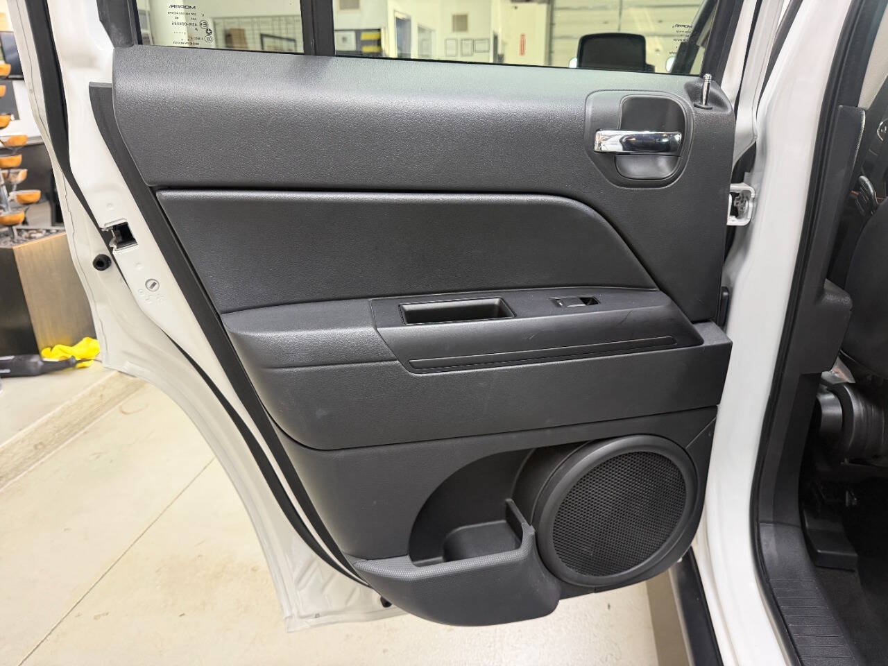 Used 2015 Jeep Patriot High Altitude AWD/4WD image 13
