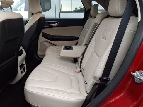Certified 2024 Ford Edge Titanium image 9
