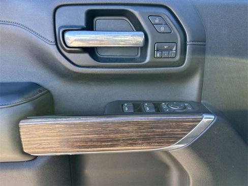 Used 2020 Chevrolet Silverado 2500 High Country w/ Z71 Off-Road Package image 11