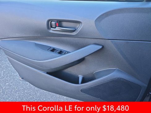 Used 2024 Toyota Corolla LE image 32