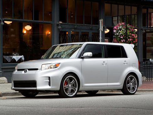Used 2012 Scion xB image 2