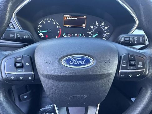 Used 2022 Ford Escape SE w/ SE Sport Appearance Package image 18