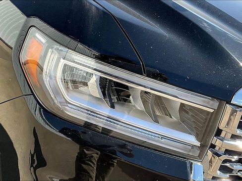 Used 2023 GMC Acadia Denali image 39