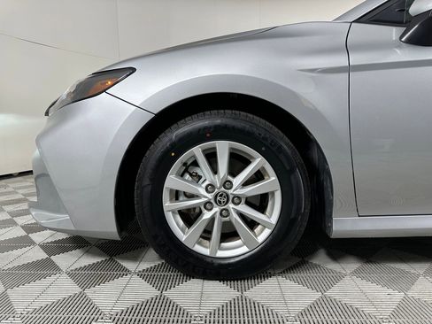 Used 2025 Toyota Camry LE image 10
