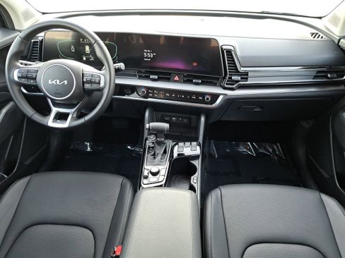 Used 2023 Kia Sportage EX image 9