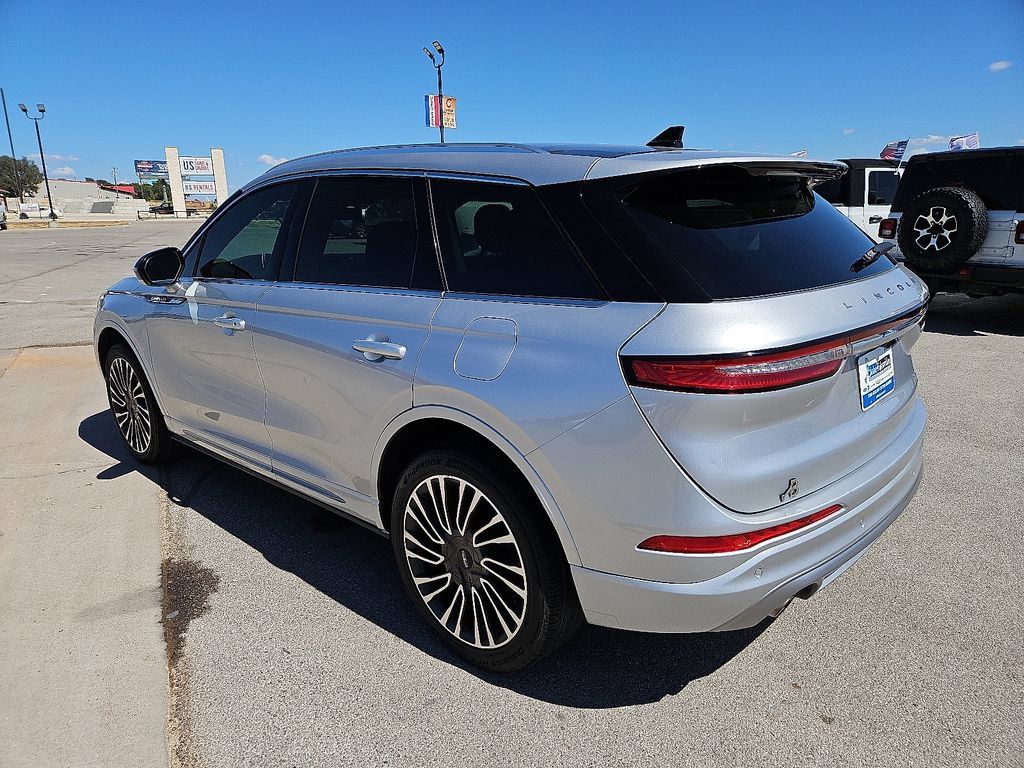 Used 2020 Lincoln Corsair Reserve w/ Appearance Package FWD image 4
