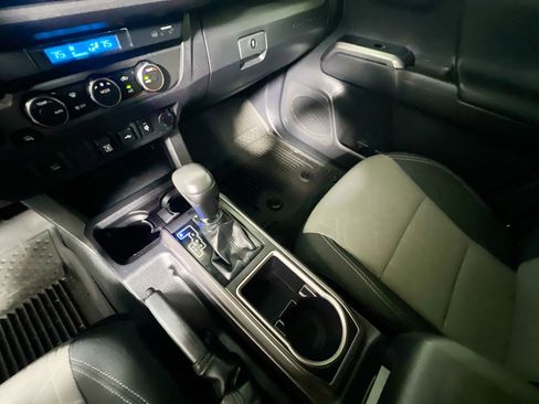 Used 2023 Toyota Tacoma TRD Off-Road image 26