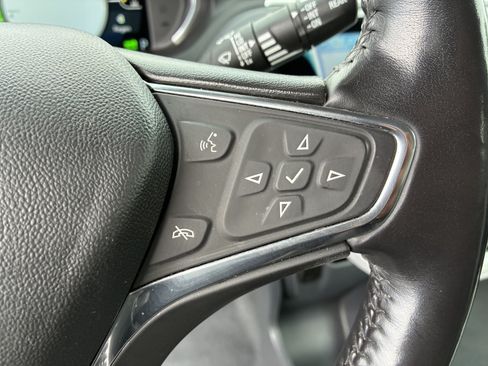 Used 2020 Chevrolet Bolt LT FWD image 27
