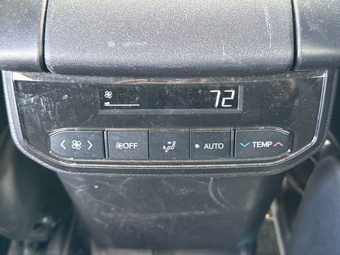 Used 2023 Toyota Highlander L FWD image 14