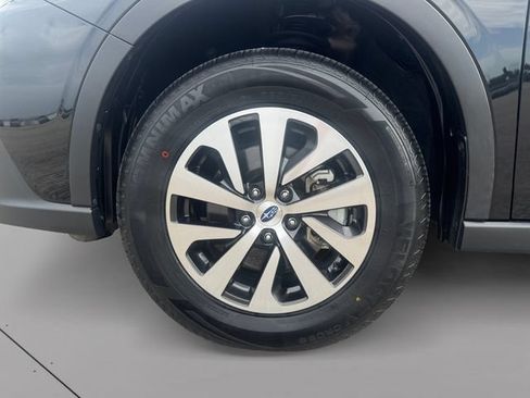 Used 2022 Subaru Outback Premium AWD/4WD image 9