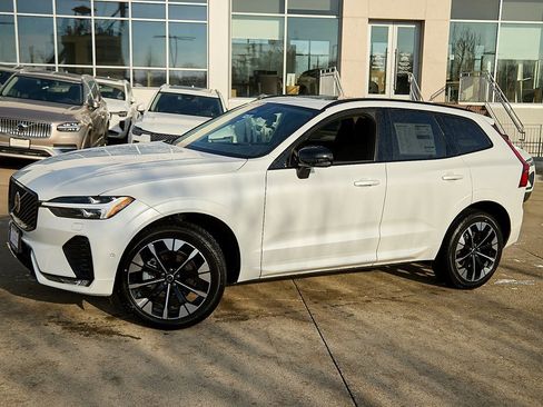 New 2026 Volvo XC60 B5 Plus w/ Climate Package image 5